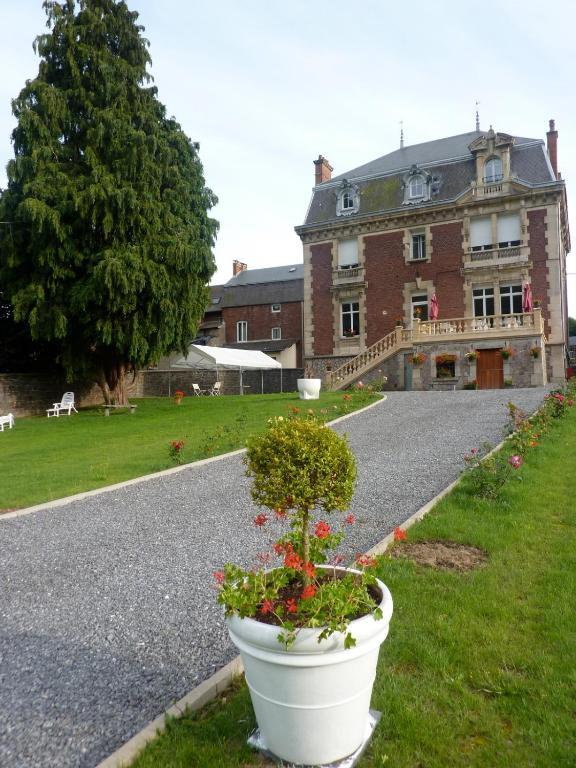 Вілла Le Clos Belle Rose Haybes Екстер'єр фото